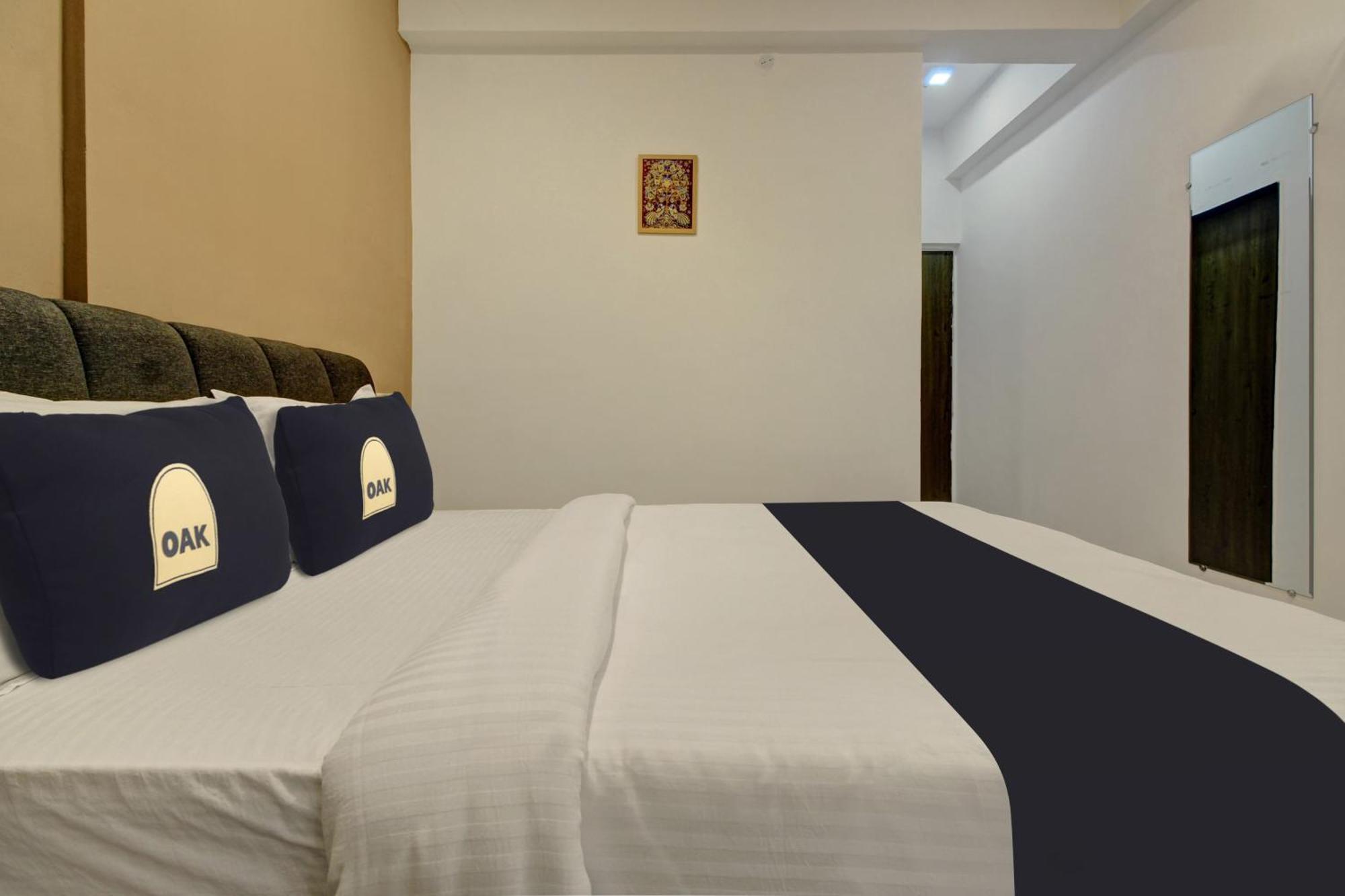Super Collection O Grey House Hotel Пюн Екстериор снимка