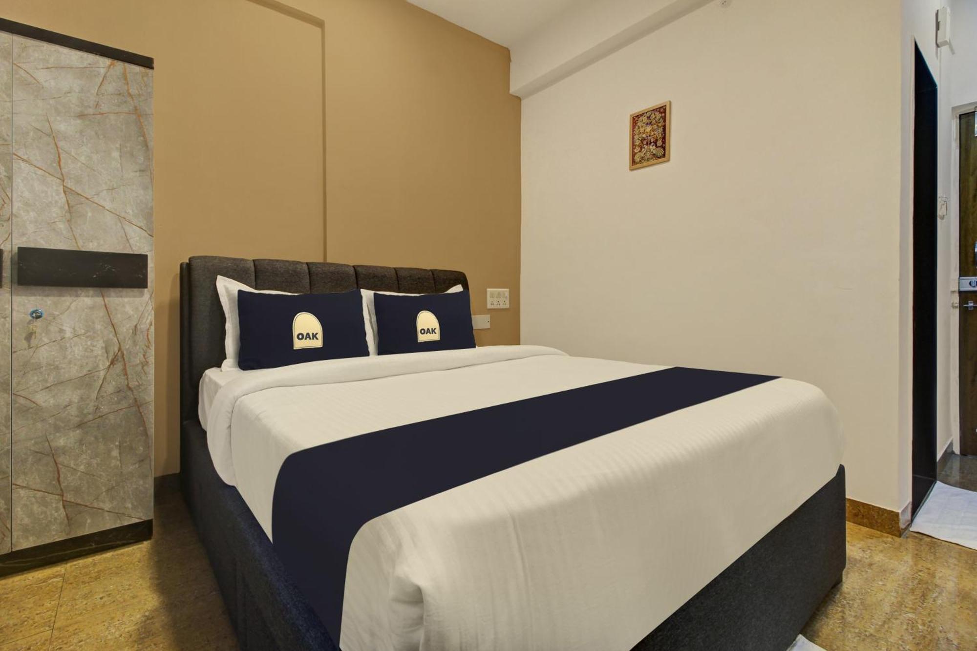 Super Collection O Grey House Hotel Пюн Екстериор снимка