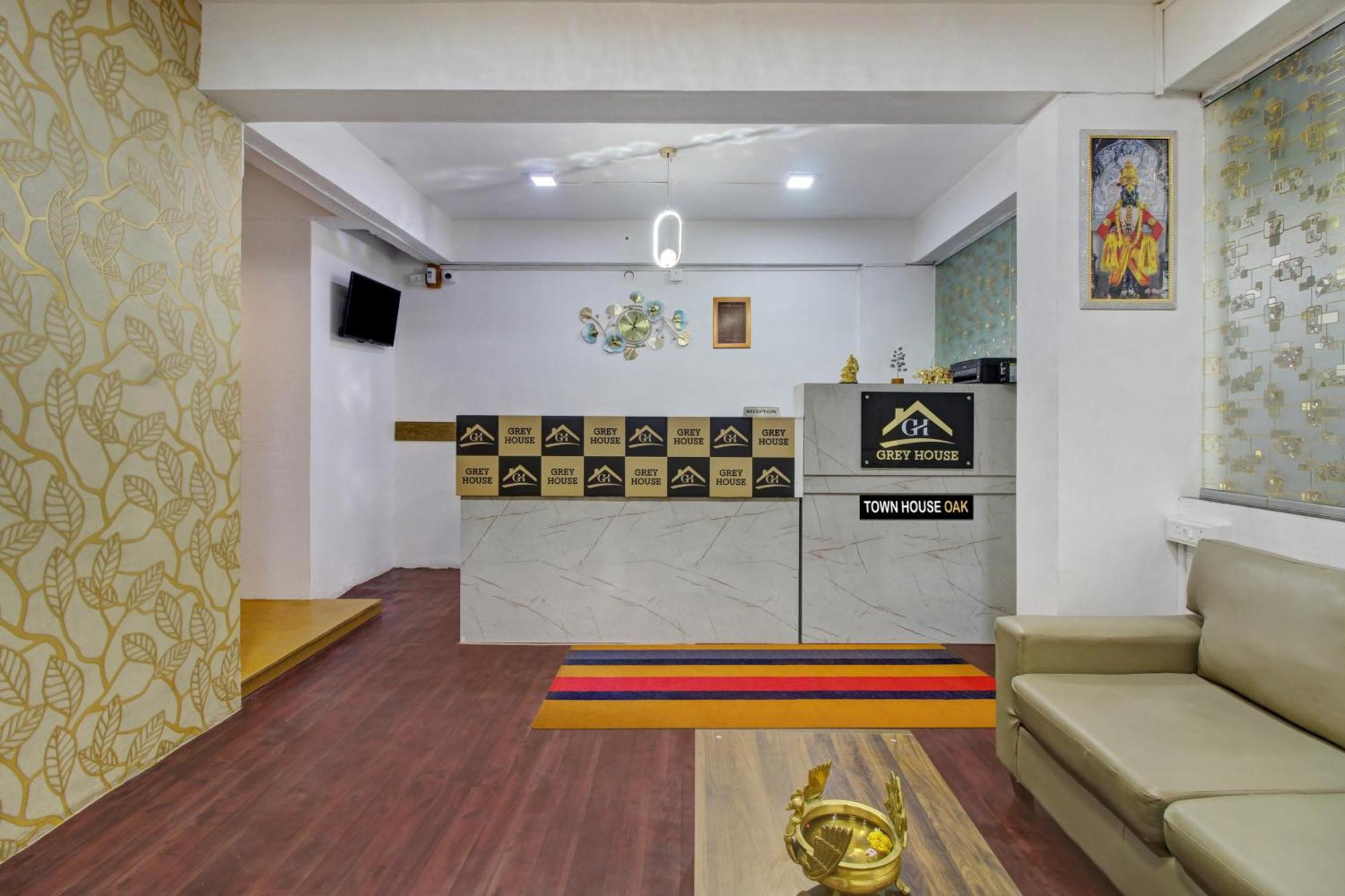 Super Collection O Grey House Hotel Пюн Екстериор снимка