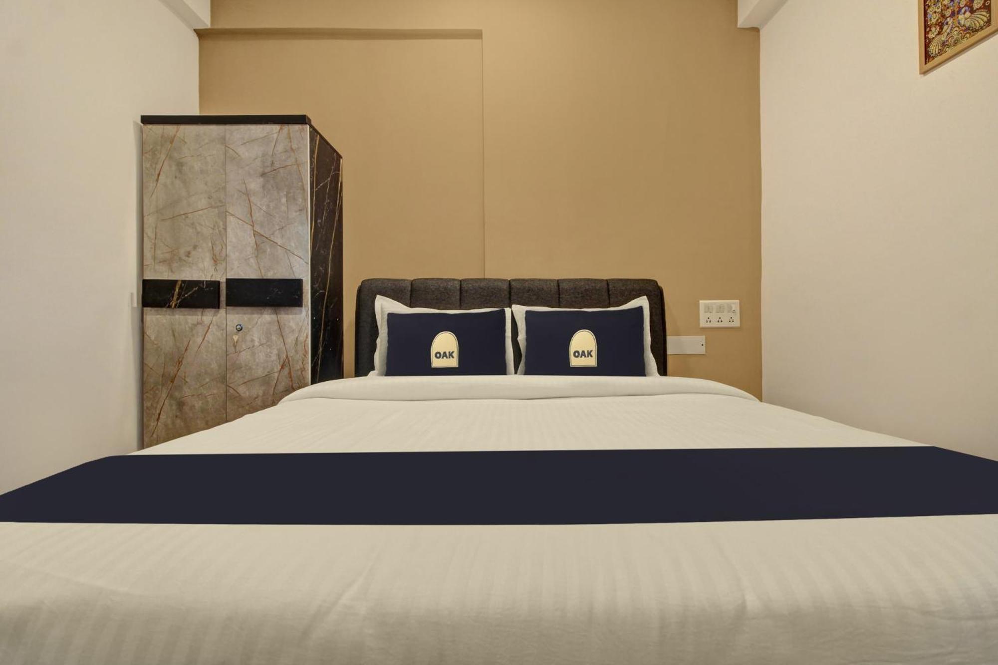 Super Collection O Grey House Hotel Пюн Екстериор снимка