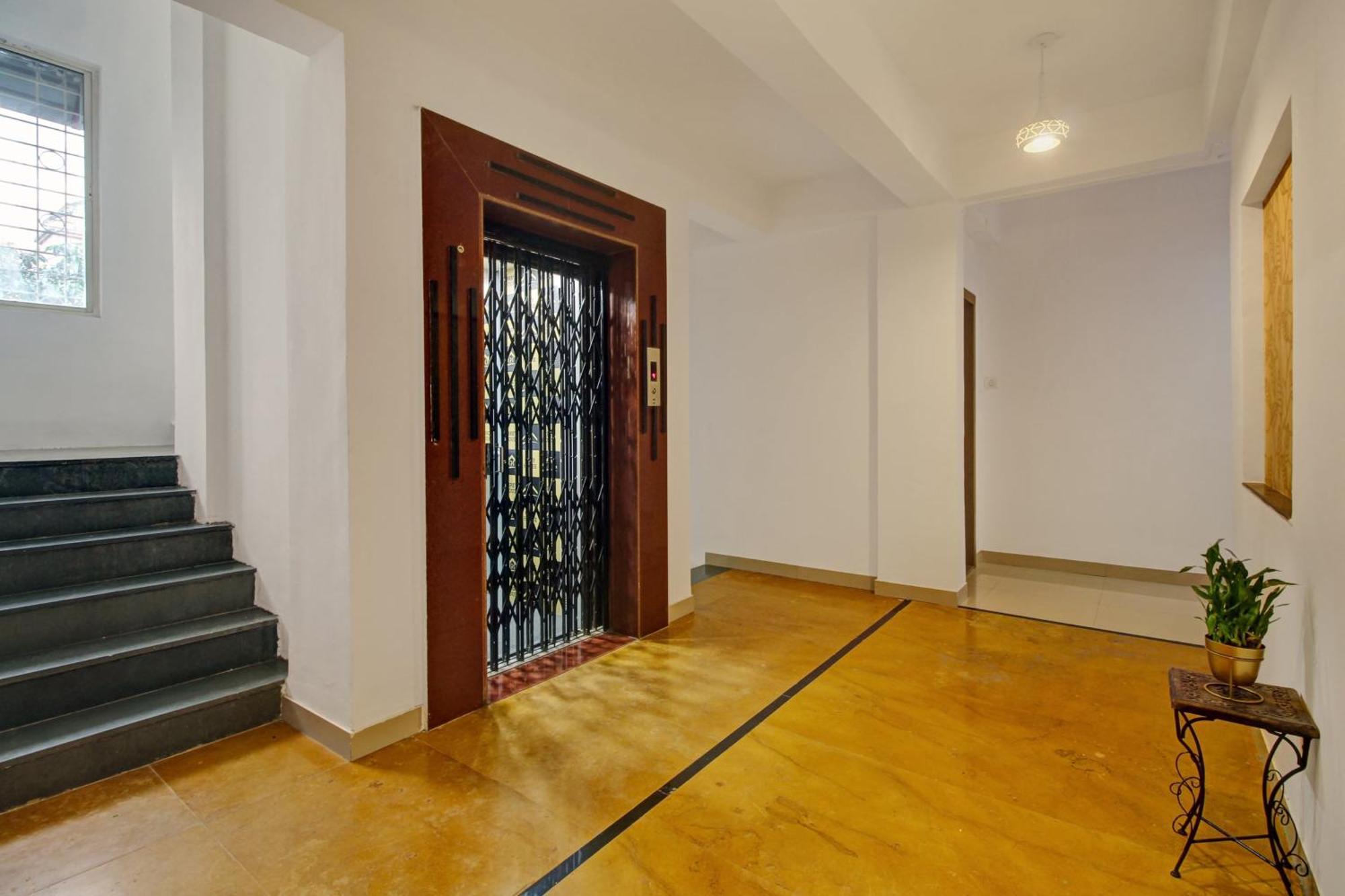 Super Collection O Grey House Hotel Пюн Екстериор снимка